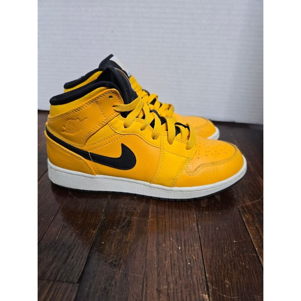 Nike Air Jordan 1 Mid GS University Gold Sneakers 6Y